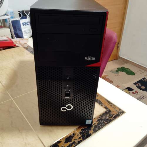 Fujitsu P556 desktop computer
