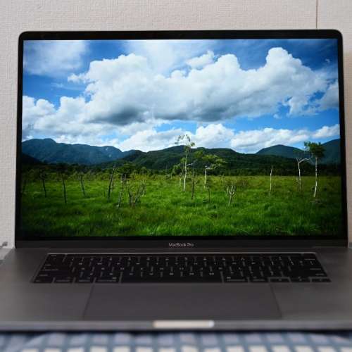MacBook Pro 16 inch 2019 base model