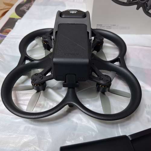 DJI AVATA 1全套出售 (包括：雞腿控制 ）