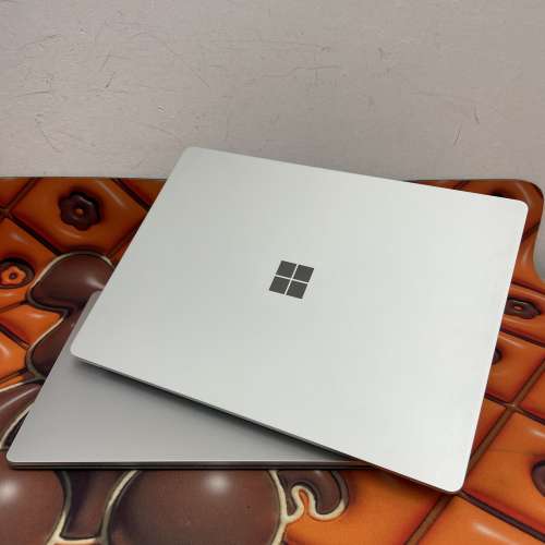 (荃灣實體店) Microsoft Surface Laptop  i5-7300U/8gb ram/128ssd/13.5寸/touch mon/