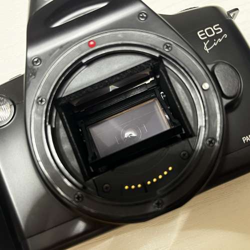 Canon EOS Kiss with Sigma 28-80mm F3.5-5.6 Aspherical Macro EF Lens 菲林相機