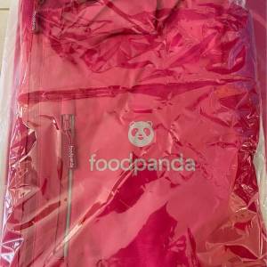 foodpanda 防水外套 ( 全新M碼 ) foodpanda waterproof jacket (new size M)