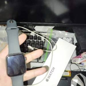 Apple Watch SE  (44mm) GPS 有盒