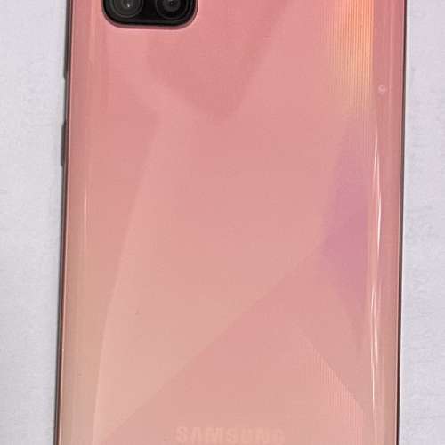 九成新 Samsung Galaxy A71 (8+128GB) 手機一部 (有白線)