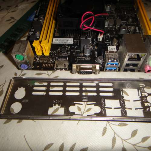 ( ITX) BIOSTAR A10N-9800E 底板連背板 支援DDR4 及M.2四核心CPU 送Ram