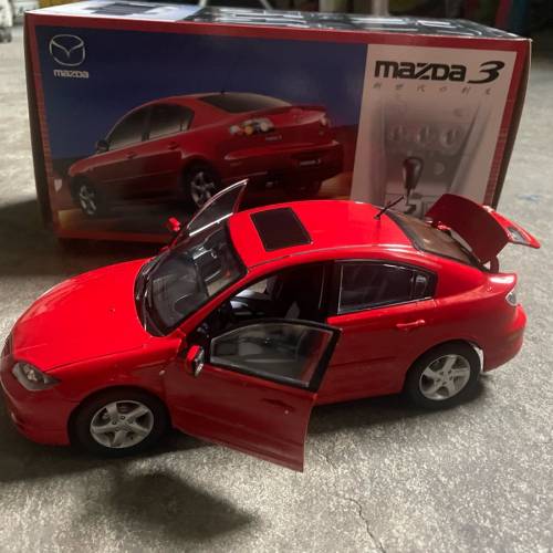 限量馬自達3金屬模型車1/18
