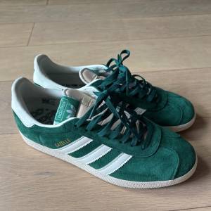 Adidas GAZELLE US8.5 UK8 UR42