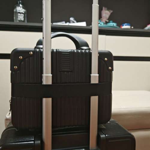 黑色超輕拉杆旅行喼商務行李箱30×36cm 配360度萬向輪