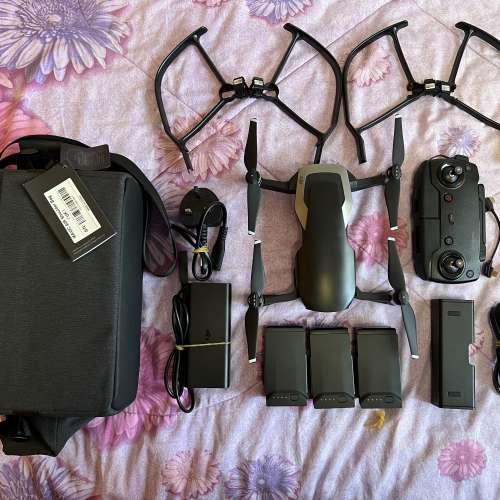USED 98成新DJI Mavic Air + FLY MORE COMBO電池因擺放過久叉不到當零件出售