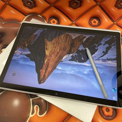 (超抵😍) Microsoft Surface Book 2 i5 7300/8+256gb ssd/13.5寸/3k touch mon /平...