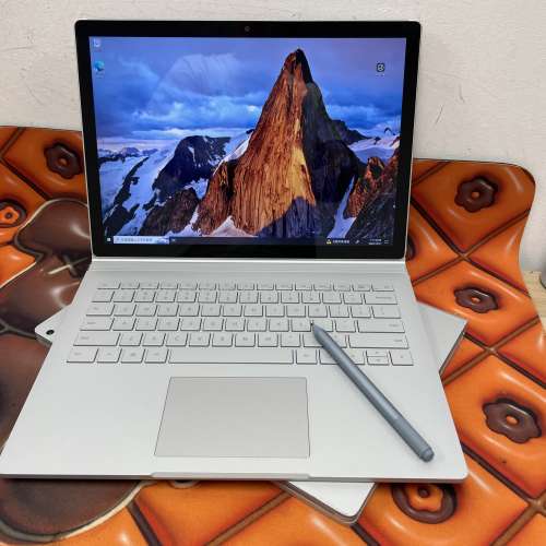 (超抵😍) Microsoft Surface Book 2 i5 7300/8+256gb ssd/13.5寸/3k touch mon /平...
