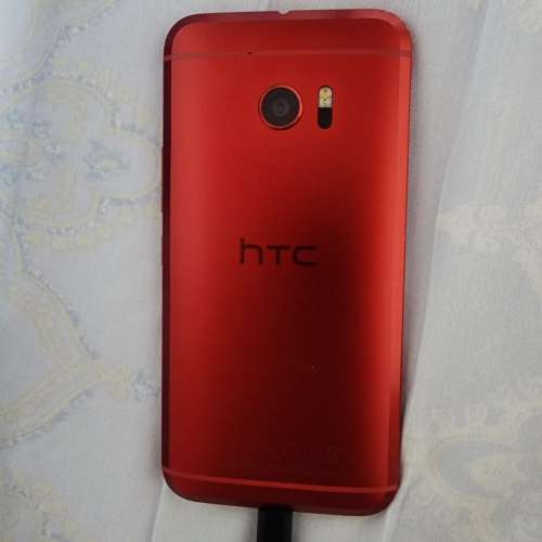 香港行貨HTC 10 紅色 單機 820 cpu 操作正常 影相聲音靚。95%new 可加錢交換其他智...