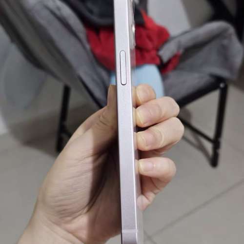 Apple iPhone 13 512G  5G 功能全部正常運作，電池效能99 %，電池良好，已貼貴價玻...