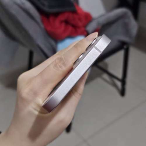 Apple iPhone 13 512G  5G 功能全部正常運作，電池效能99 %，電池良好，已貼貴價玻...