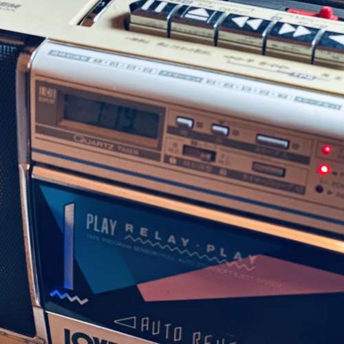 出售national 樂聲手提錄音機一部，型號RX-Fw37，收音機接收靈敏，有aux in,可接駁...