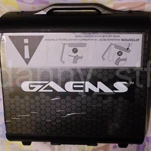 Gaems Sentinel Pro XP 1080P 17.3" Portable Gaming Monitor G170FHD (螢幕有問題)