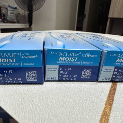Acuvue 1 Day Moist Con