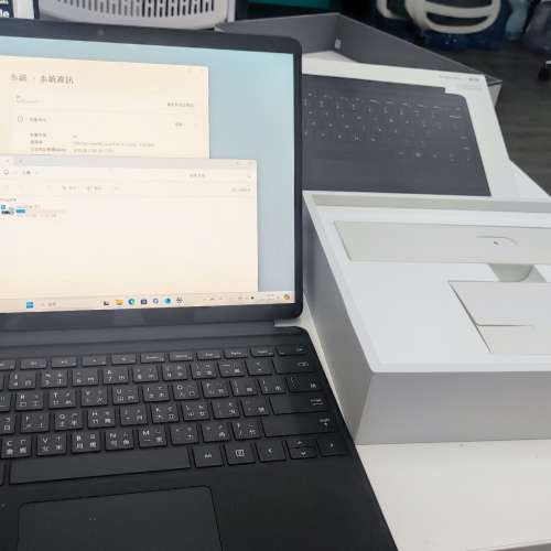 Surface Pro 9  i5-1235U極新淨罕有型仔黑色機好似新機一樣仲有保養，有盒火牛仲全...