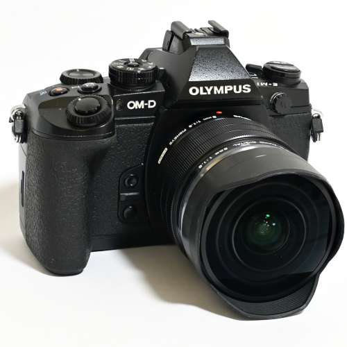 Olympus M.Zuiko Digital ED 8mm f/1.8 Fisheye PRO + E-M1