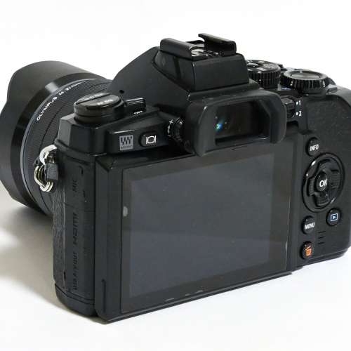 Olympus M.Zuiko Digital ED 8mm f/1.8 Fisheye PRO + E-M1