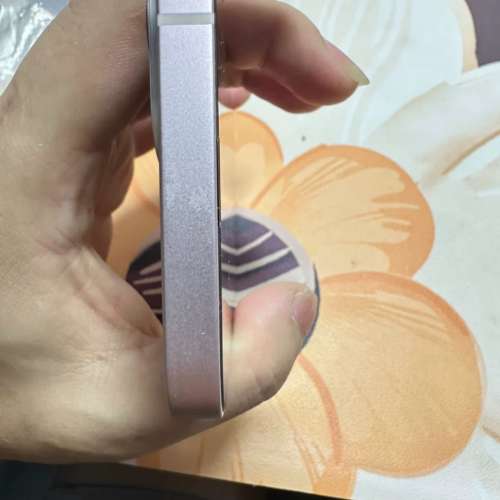 iPhone 13 512G  5G 功能全部正常運作，電池效能99 %，電池良好，已貼貴價玻璃鋼化...