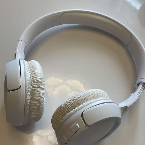 JBL headphone