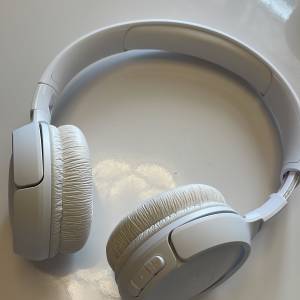 JBL headphone