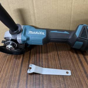 Makita 牧田牌  DGA404 手提18V電動磨機淨機，（不包電池和充電器）全正常，只用過...