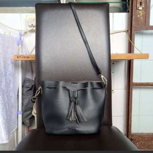 MIZZUE黑色單肩袋/斜咩袋 Crossbody bag