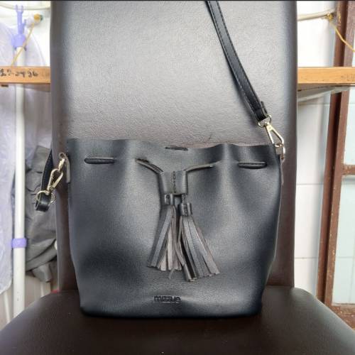 MIZZUE黑色單肩袋/斜咩袋 Crossbody bag
