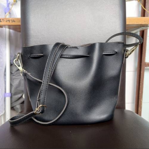 MIZZUE黑色單肩袋/斜咩袋 Crossbody bag