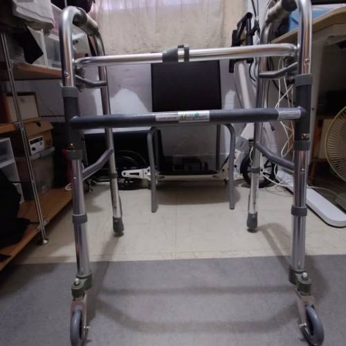 有輪助行架(可調高度)