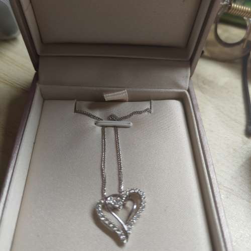 六福珠寶項鏈（心型）