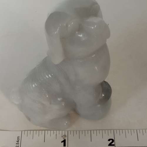 清理存貨買一送一，翡翠A玉約三吋高狗仔擺件，每件698元，現清貨買一送一，兩件現...