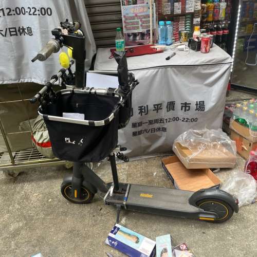 Ninebot G30電動滑板車(ninebot/segway)   外觀正常   時速可達25公里以上  裝左兩...