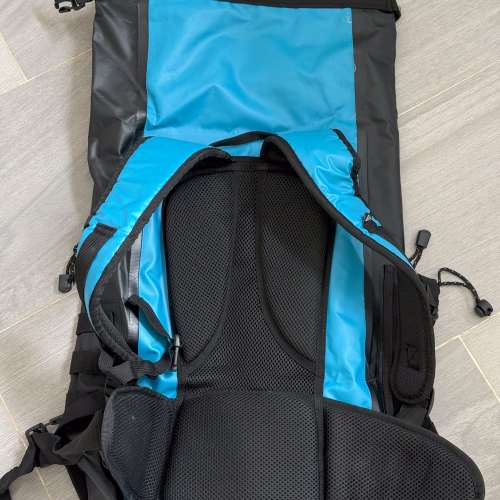 泳綑及行澗防水行山袋