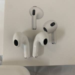 99%New Apple AirPods 3 (3rd generation) with MagSafe Charging Case 保到3-8-2025