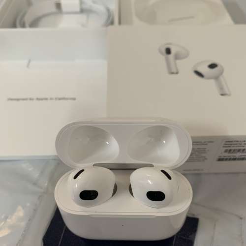 99%New Apple AirPods 3 (3rd generation) with MagSafe Charging Case 保到3-8-2025