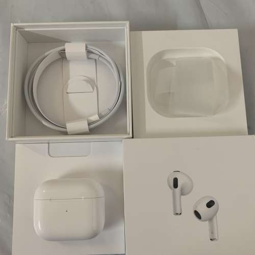 99%New Apple AirPods 3 (3rd generation) with MagSafe Charging Case 保到3-8-2025
