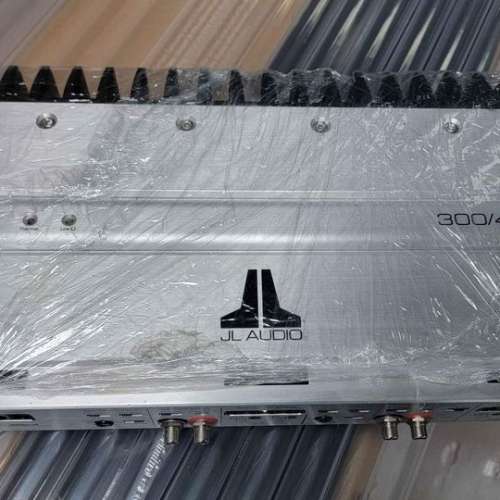 JL audio 300/4 車級