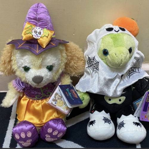 正版迪士尼樂園Halloween cookie餅餅同olu 烏龜毛绒公仔，不散買，$250兩隻，可議價