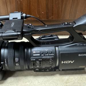 (淨機/帶大HDMI插）低價出售 HVR-Z5P Digital HD Video Camera Recorder