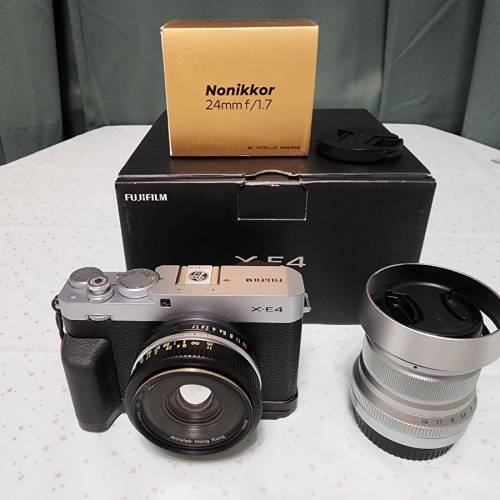 Fujifilm X-E4 銀色機身連原廠手柄