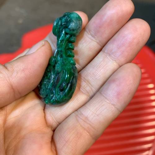 缅甸翡翠A货，琵琶花青种，雕工精美￼