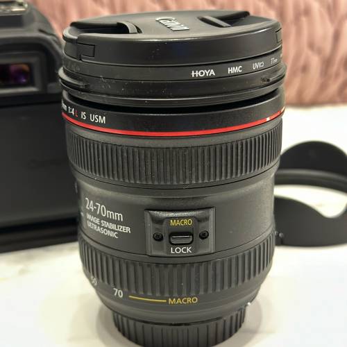 Canon 6D Mark II with EF 24-70mm f/ 4L IS USM Micro