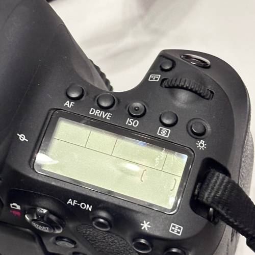 Canon 6D Mark II with EF 24-70mm f/ 4L IS USM Micro
