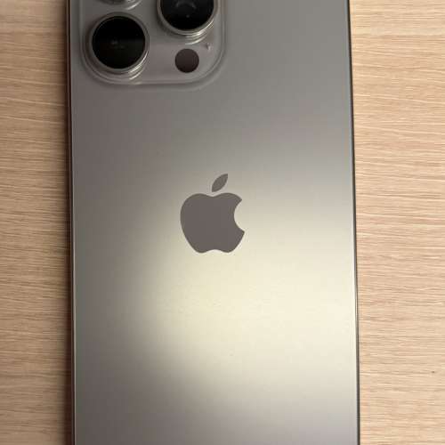 售95%新港行iPhone 15 Pro Max 原鈦金256GB