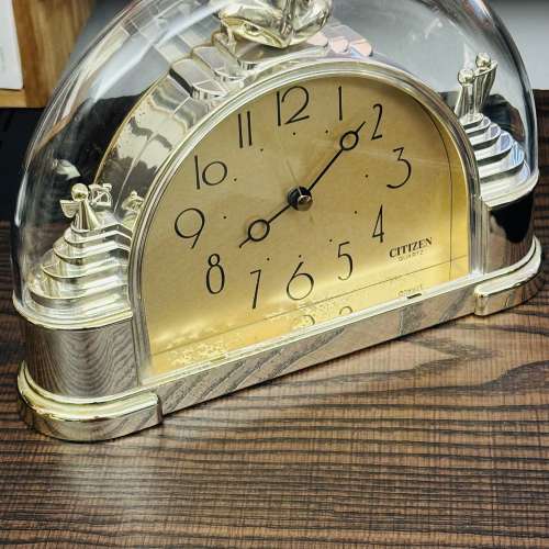 出售 citizen  星晨 80年代座枱鐘一個，走時正常，外觀85%新，充滿80年代感覺，有...