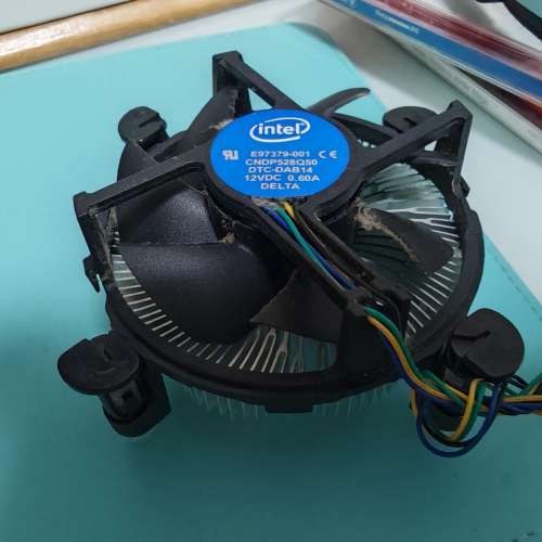 Intel i5 10400 2.9ghz 連風扇反散熱