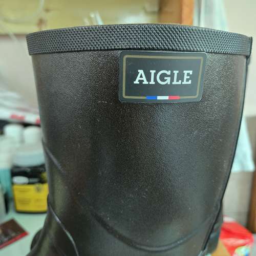 出售接近全新Aigle水Boot